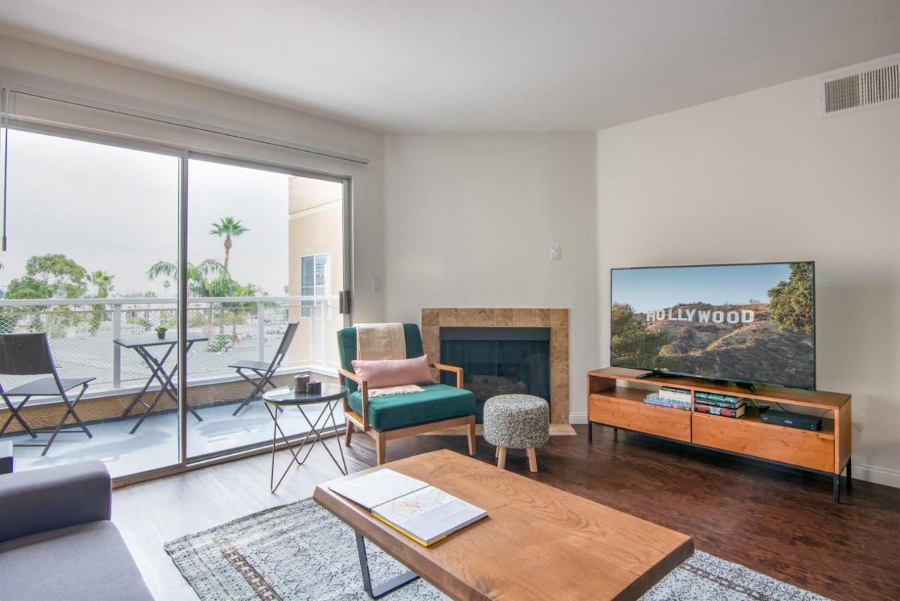 Hollywood 1br W Gym Pool Nr Shops Lax-53